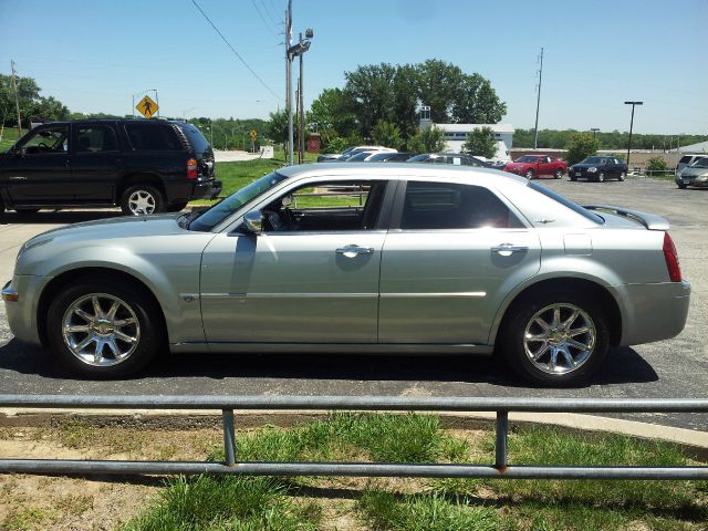 Chrysler 300C 2006 photo 2