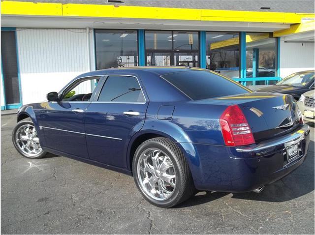 Chrysler 300C 2006 photo 2