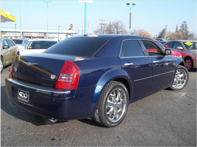 Chrysler 300C 2006 photo 3