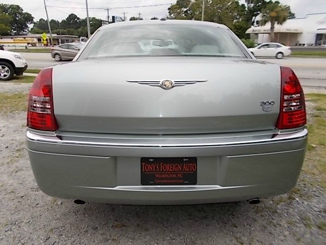 Chrysler 300C 2006 photo 2