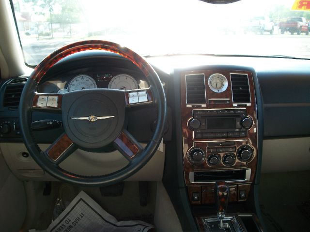 Chrysler 300C 2006 photo 15