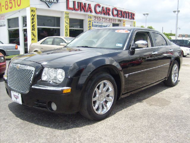 Chrysler 300C Regular Cab Sedan