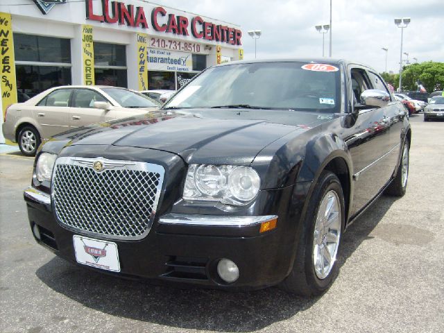 Chrysler 300C 2006 photo 2