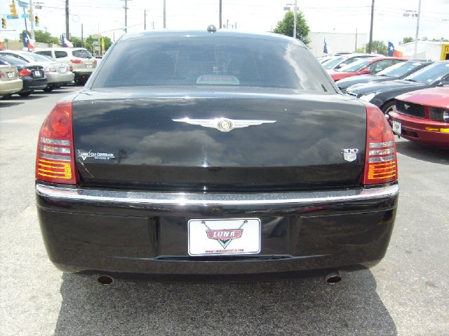 Chrysler 300C 2006 photo 3