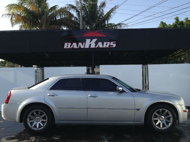 Chrysler 300C 2006 photo 2