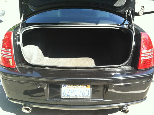 Chrysler 300C 2006 photo 8