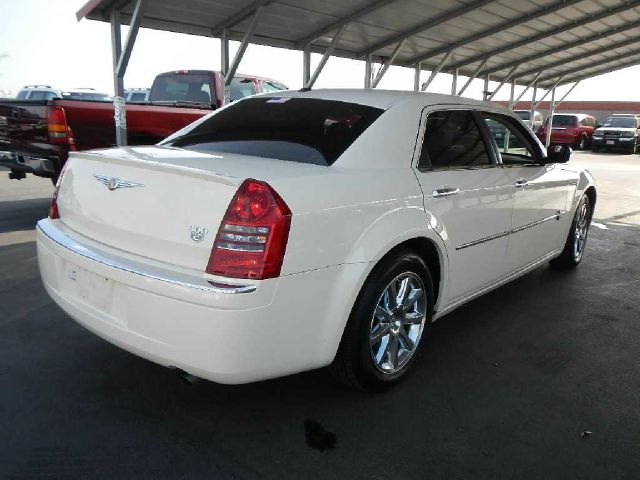 Chrysler 300C 2006 photo 11