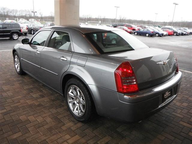 Chrysler 300C 2006 photo 4