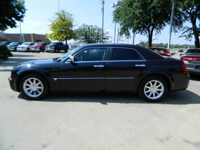 Chrysler 300C 2006 photo 2