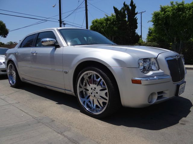 Chrysler 300C 2006 photo 16