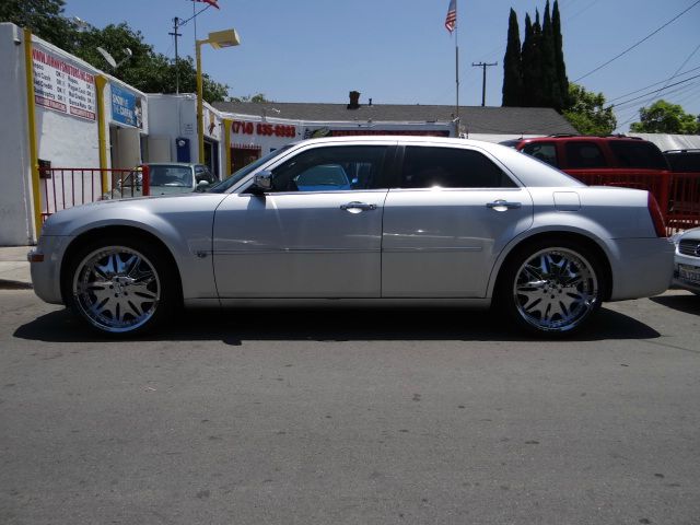 Chrysler 300C 2006 photo 22