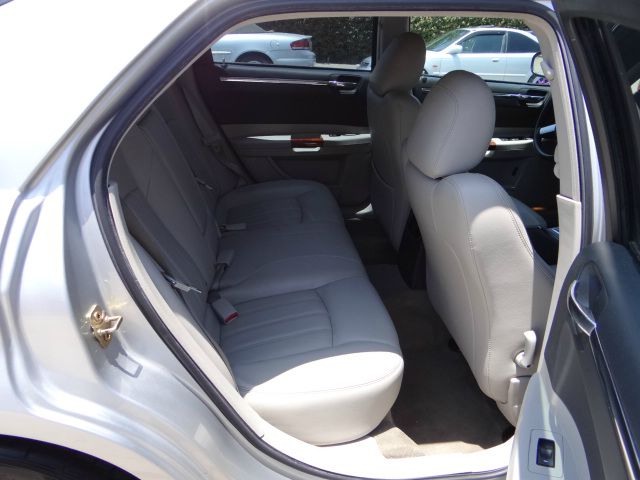 Chrysler 300C 2006 photo 6