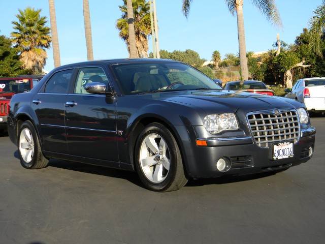 Chrysler 300C Base Unspecified