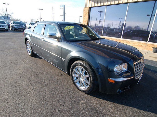 Chrysler 300C Base Unspecified