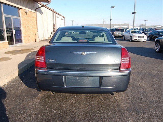 Chrysler 300C 2007 photo 3