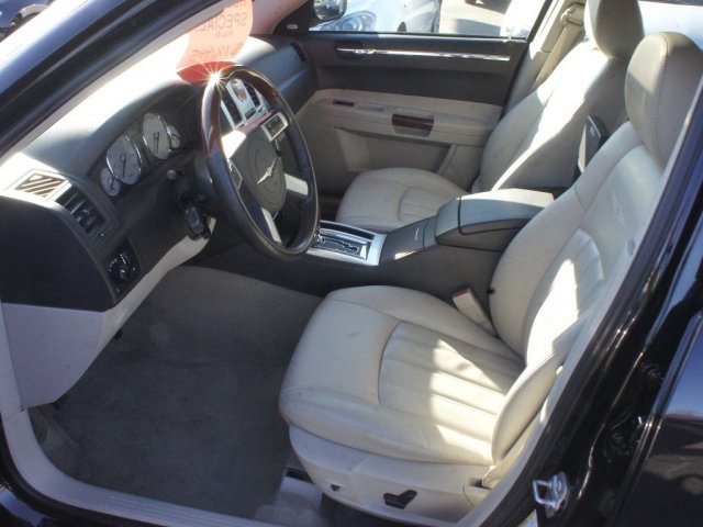 Chrysler 300C 2007 photo 2