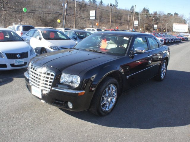 Chrysler 300C Base Unspecified