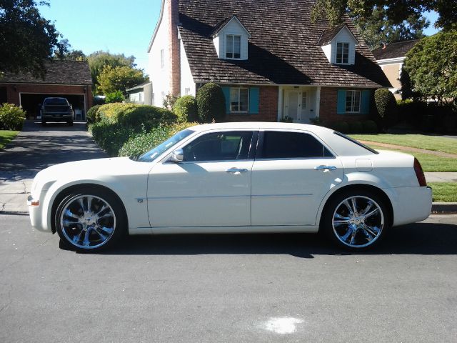 Chrysler 300C Regular Cab Sedan