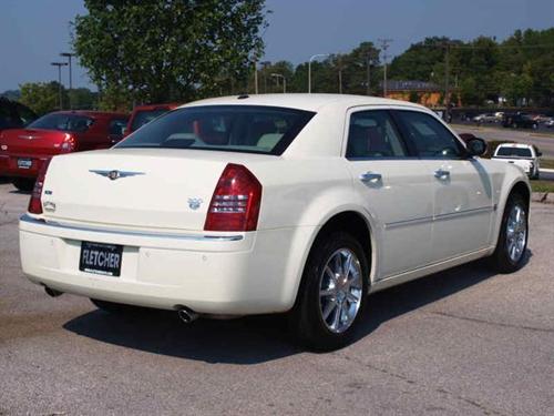 Chrysler 300C 2007 photo 2