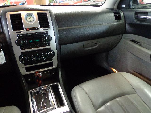 Chrysler 300C 2007 photo 11