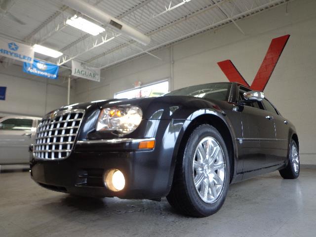 Chrysler 300C 2007 photo 21