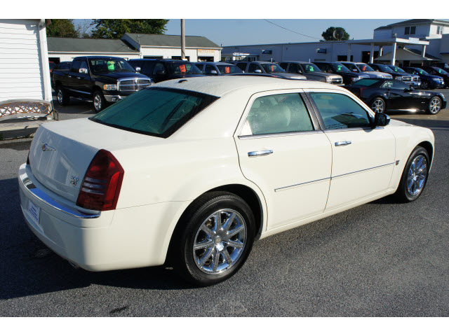 Chrysler 300C 2007 photo 2