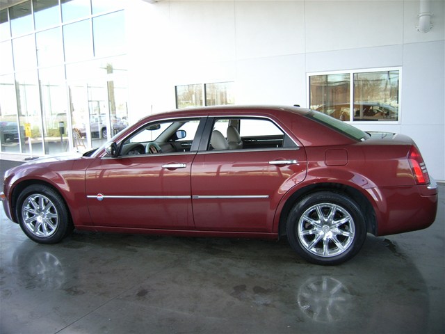 Chrysler 300C 2007 photo 2