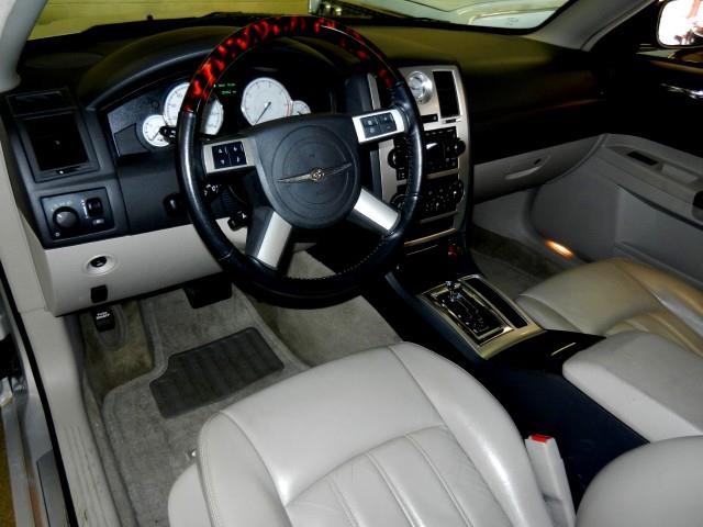 Chrysler 300C 2007 photo 22