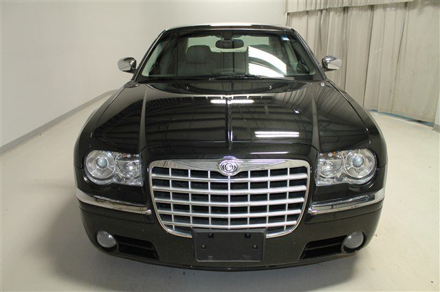 Chrysler 300C 2007 photo 2