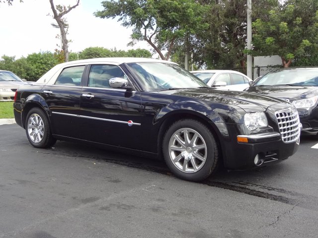 Chrysler 300C Base Unspecified