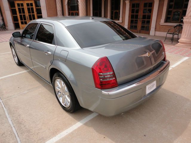 Chrysler 300C Regular Cab Sedan