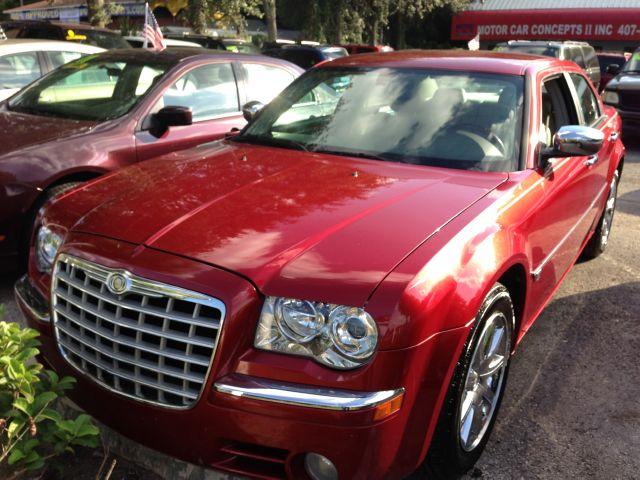 Chrysler 300C Base Sedan