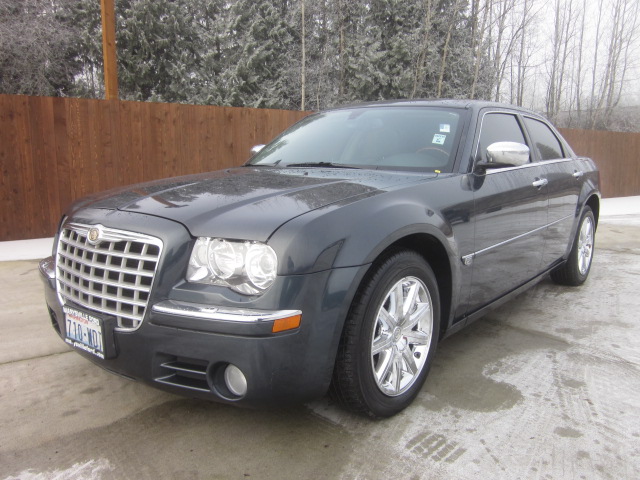 Chrysler 300C Base Unspecified