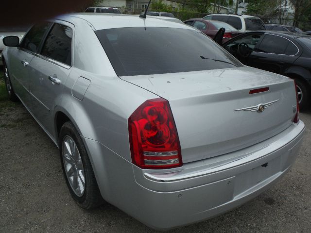 Chrysler 300C 2008 photo 2