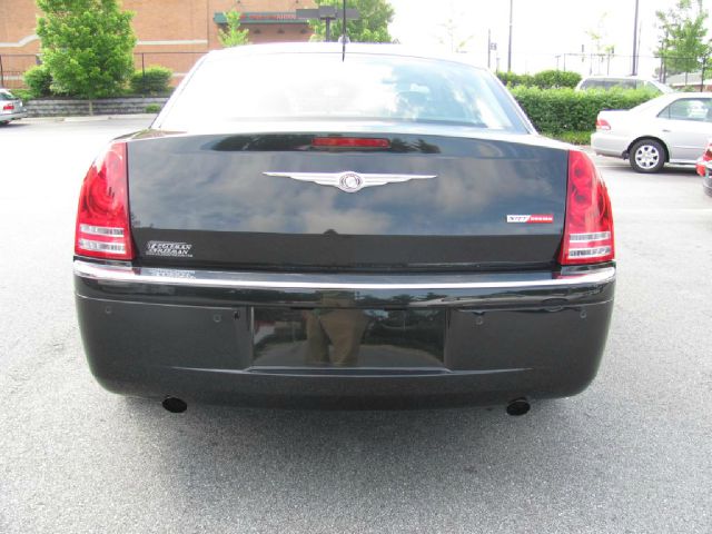 Chrysler 300C 2008 photo 9