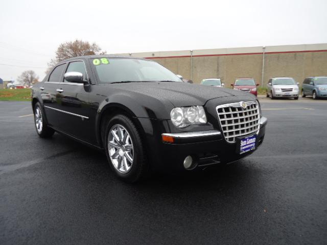 Chrysler 300C 4x4 XLT Sedan