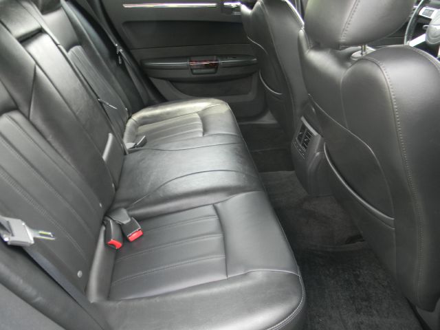 Chrysler 300C 2008 photo 13