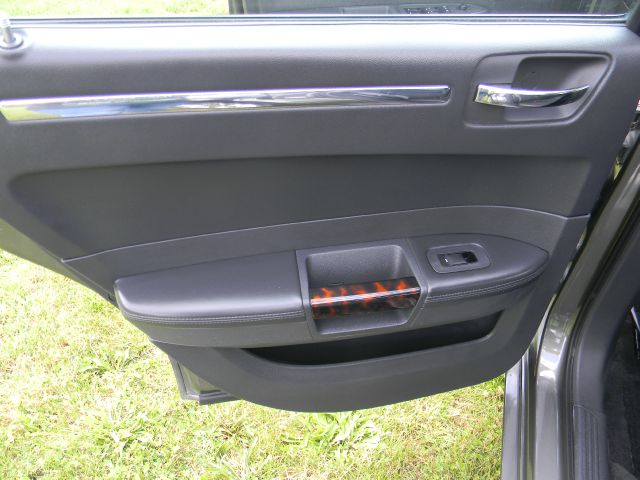 Chrysler 300C 2008 photo 14