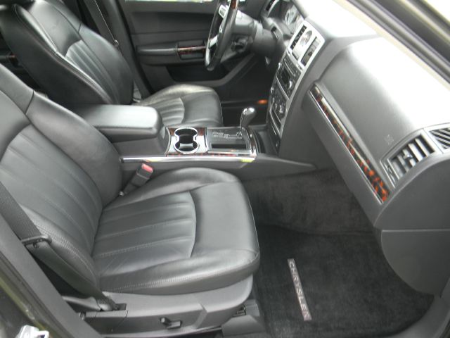 Chrysler 300C 2008 photo 15