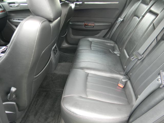 Chrysler 300C 2008 photo 16