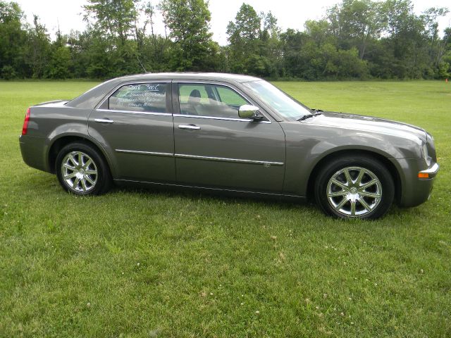 Chrysler 300C 2008 photo 25