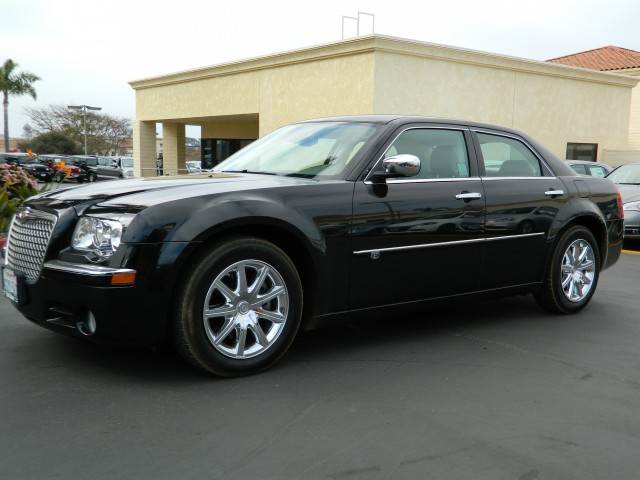 Chrysler 300C 2009 photo 2