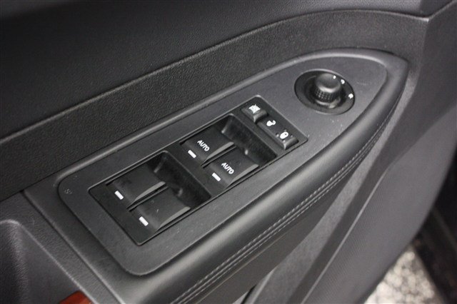 Chrysler 300C 2009 photo 2