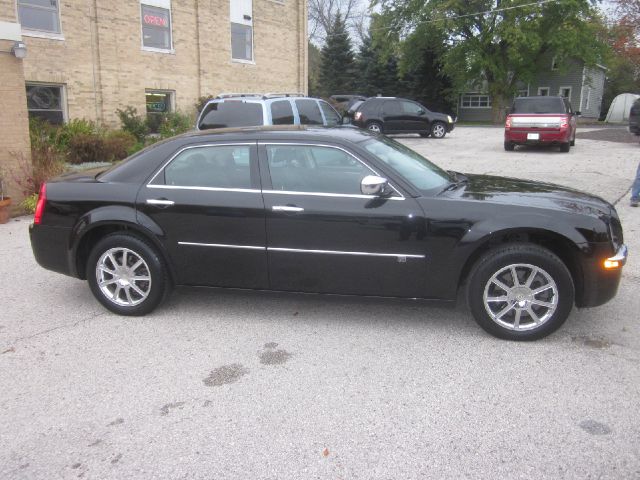 Chrysler 300C 2010 photo 1