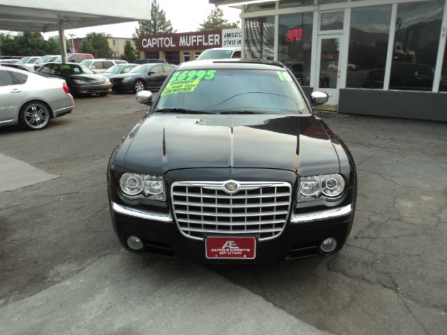 Chrysler 300C 2010 photo 2