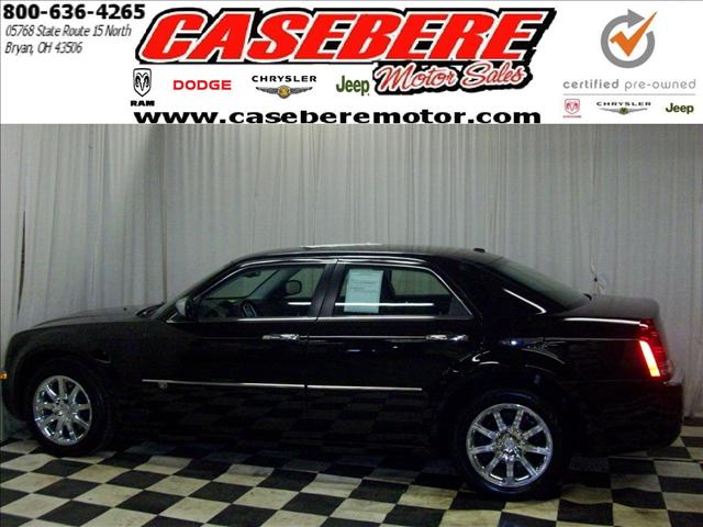 Chrysler 300C 2010 photo 1