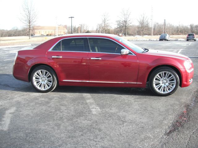 Chrysler 300C 2011 photo 3