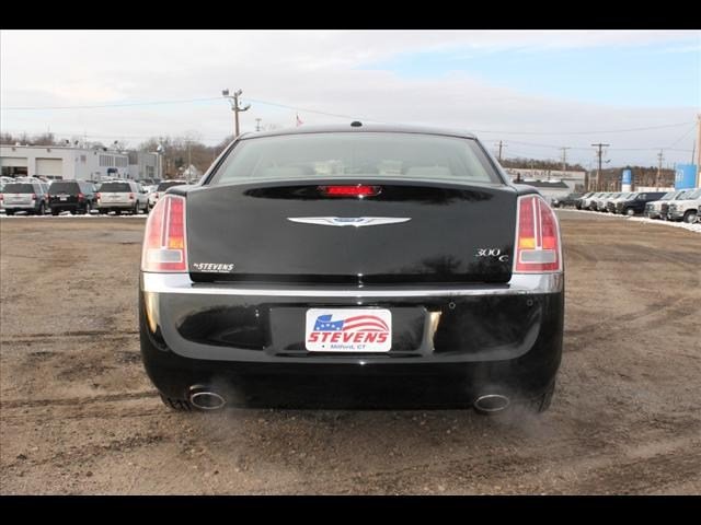 Chrysler 300C 2011 photo 5