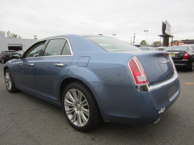 Chrysler 300C 2011 photo 3