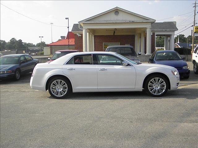 Chrysler 300C Regular Cab Sedan